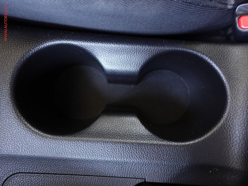 Kia Carens (2014) 1.6GDi, 1.maj,ČR, AC, tempo - fotka 21 z 23