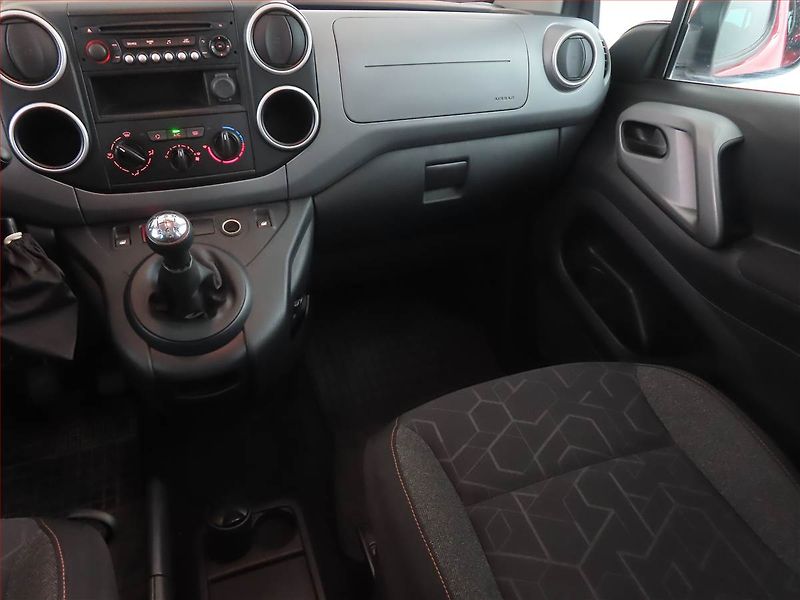 Peugeot Partner (2017) Active 1.6 16V, 5Míst, ČR - fotka 8 z 13