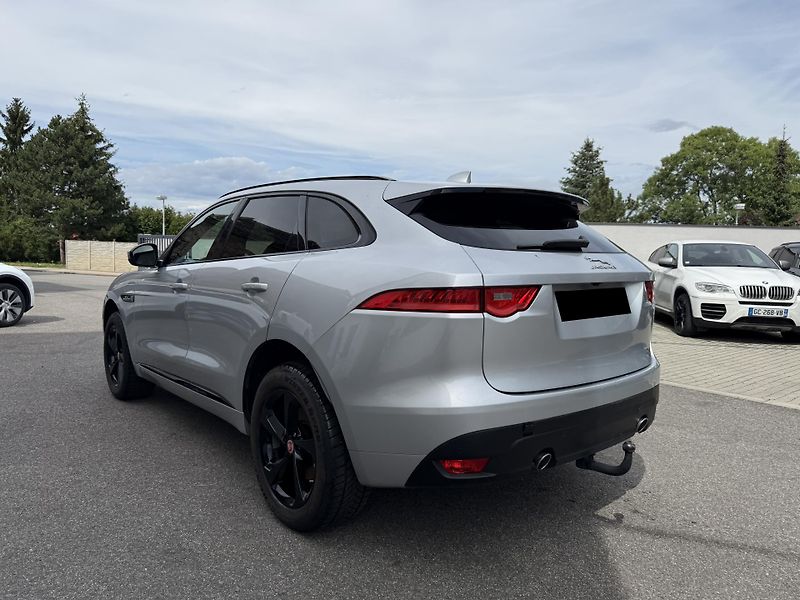 Jaguar F-Pace R-Sport 2.0D 177 kW - fotka 6 z 19