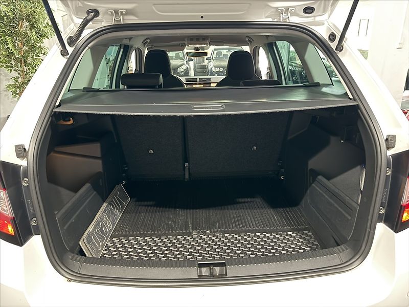 Škoda Fabia 1,2   TSI SPORT VÝHŘEV SEDADEL - fotka 21 z 28