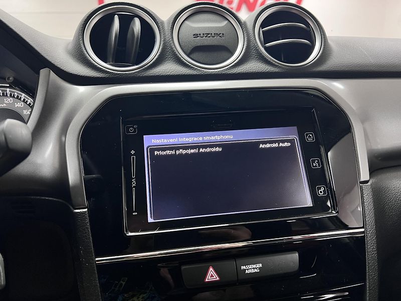 Suzuki Vitara 1.4i 103 kW, 2019 REZERVACE - fotka 25 z 29