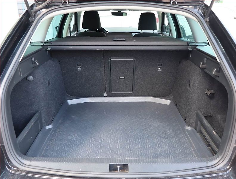 Škoda Octavia (2017) Ambition 1.6 TDI, Navi - fotka 14 z 18