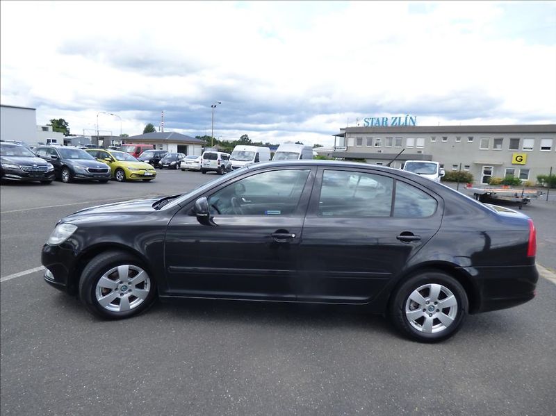 Škoda Octavia 1,6 TDI DSG, Xenon, Digi Klima - fotka 7 z 49