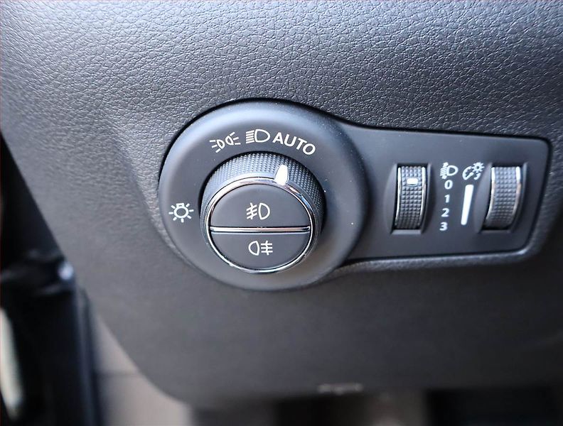 Jeep Compass (2023) 1.5 Turbo e-Hybrid - fotka 23 z 25