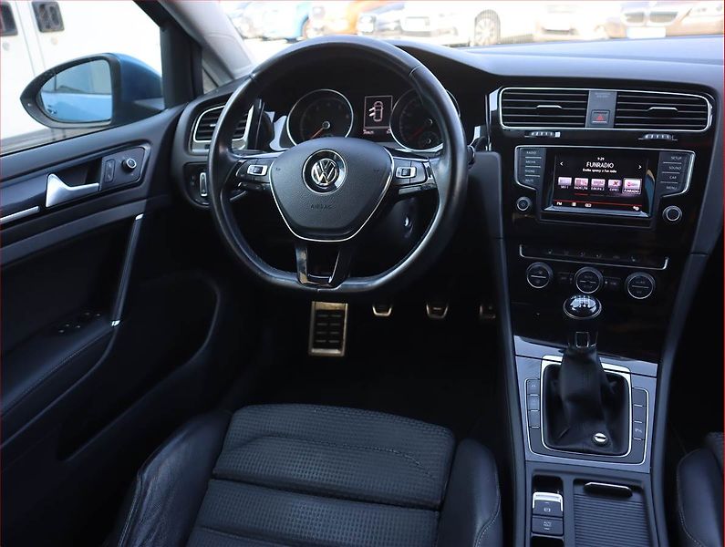 Volkswagen Golf (2014) 1.4 TSI, Serv.kniha, Xenony - fotka 7 z 21