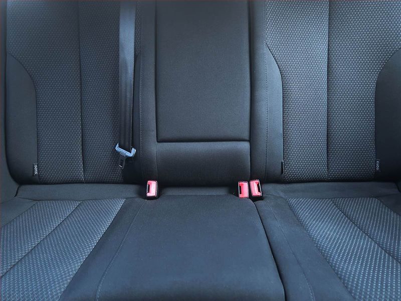 Volkswagen Passat (2009) 2.0 TDI, Tempomat - fotka 10 z 15
