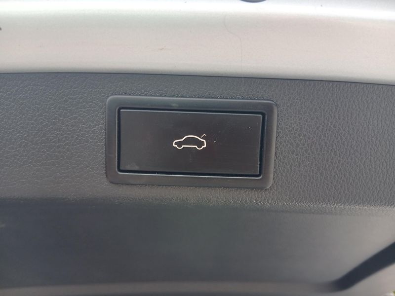 Škoda Octavia 2.0 TDi SCOUT 1.MAJ ČR - fotka 12 z 38
