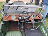 Habrovany cestovaly časem. Park zaplnily historické automobily i motorky.
