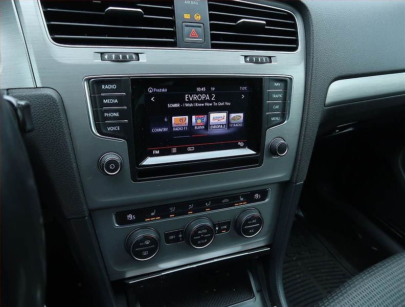 Volkswagen Golf (2014) Comfortline 2.0 TDI, Navi - fotka 12 z 15
