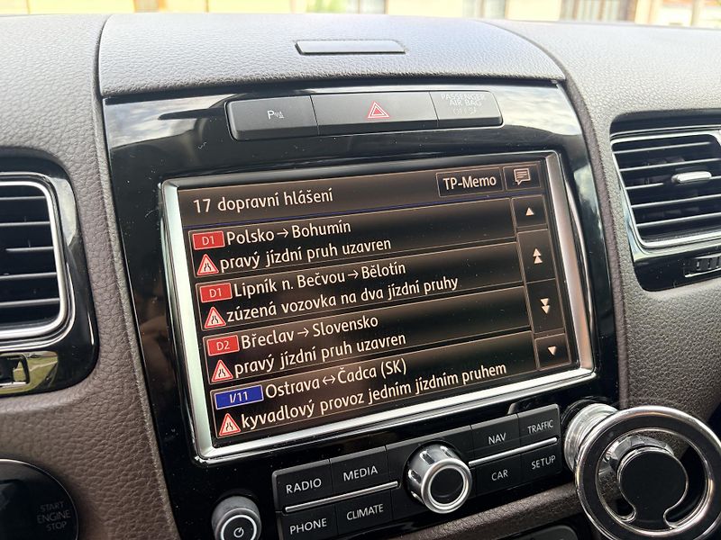 Volkswagen Touareg 3.0TDI V6 DSG 4x4 VZDUCH - fotka 45 z 56