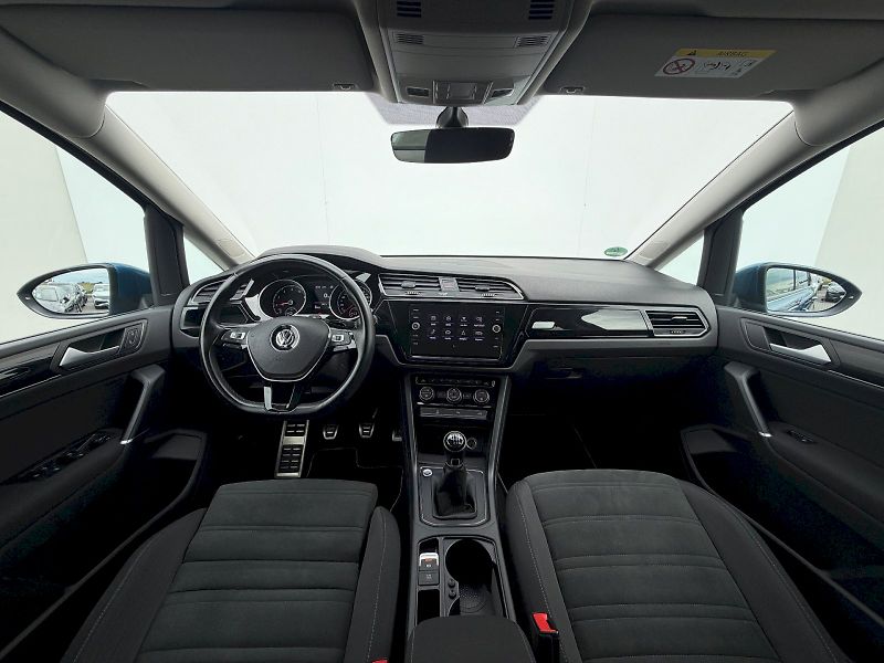 Volkswagen Touran (2019) 1.5 TSI 110kW R-LINE Comfort - fotka 10 z 35