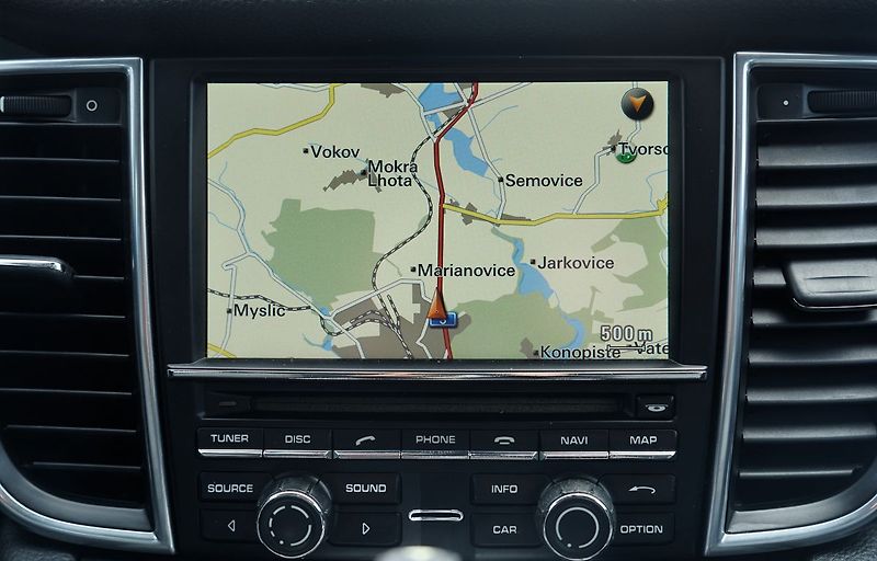 Porsche Panamera 3.6 V6/300PS/kůže/AT/xenony - fotka 34 z 37