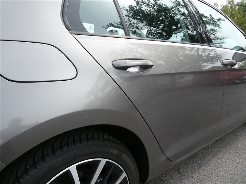 Volkswagen Golf 1,4 TSi 103kW DSG, webasto - fotka 13 z 42