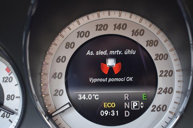 Mercedes-Benz GLK (2014) 350d 4M/vyhřívaná sedadla/Navi - fotka 41 z 43