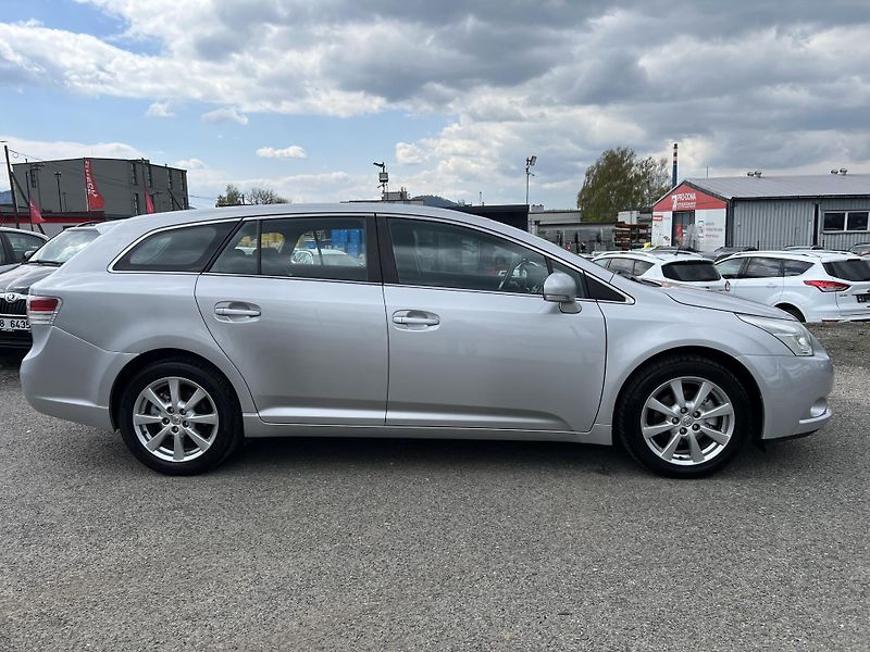 Toyota Avensis SOL 1.8 VVT-i NAVI KLIMA ALU - fotka 8 z 45