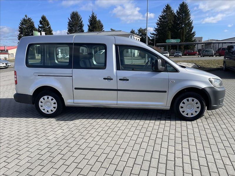 Volkswagen Caddy 1,6 TDi 75kw MAXI TAŽNÉ DPH po - fotka 30 z 31