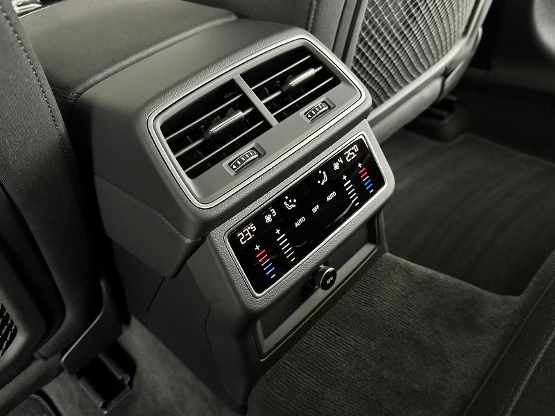 Audi A6 50TFSIe Quattro*360kam*KeyLess - fotka 34 z 38