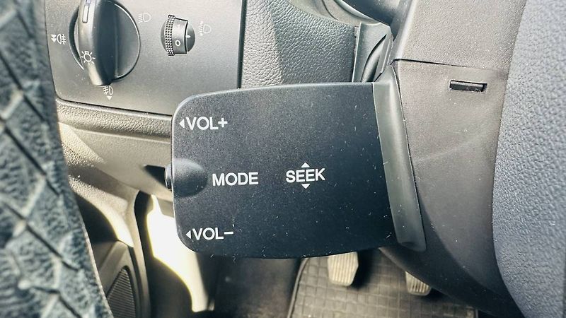 Ford Focus 1,4 16V 59kW MT5/0216 - fotka 12 z 22