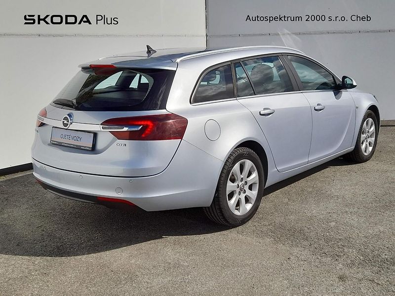 Opel Insignia SPORTS TOURER SW             1 - fotka 2 z 20