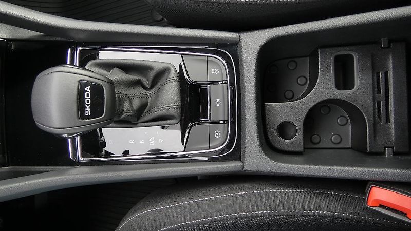 Škoda Karoq 1.5 TSI 110kW Fresh DSG - fotka 18 z 24