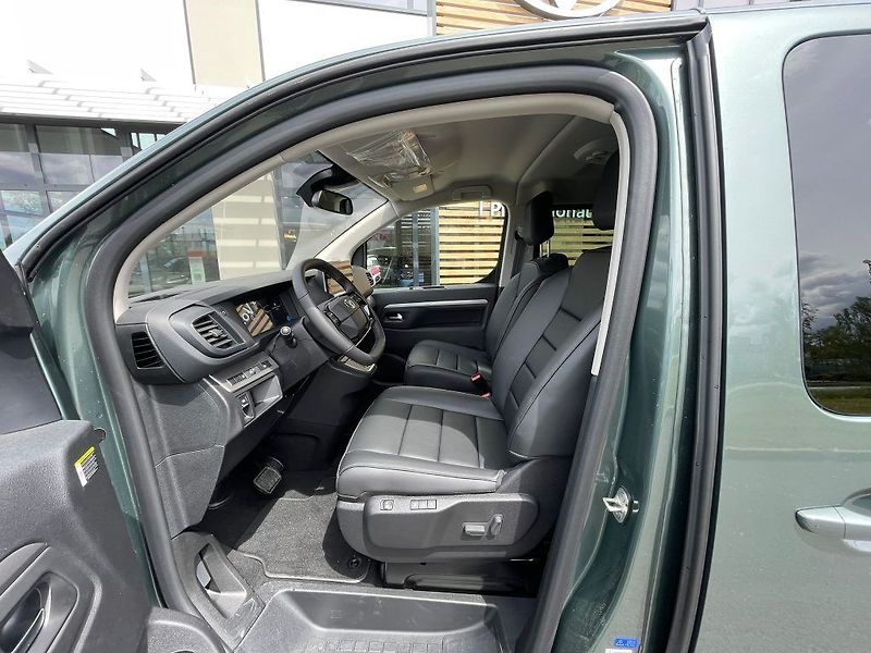Toyota ProAce Verso 2.2D 180HP 8A/T VIP 6 - fotka 13 z 30