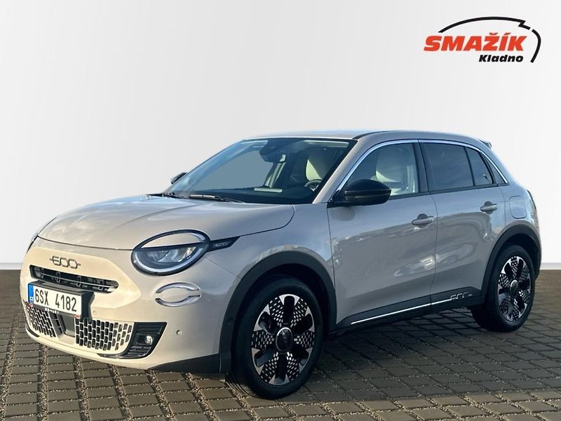 Fiat 600 (2025) La Prima Turbo 1,2 (136k) - fotka 2 z 26