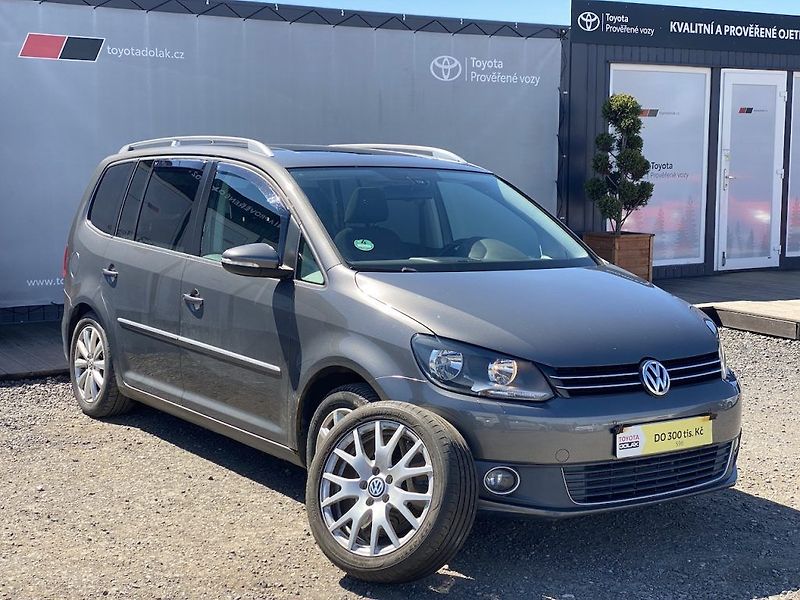 Volkswagen Touran 2.0TDi, Highline, tažné + kola - fotka 1 z 12