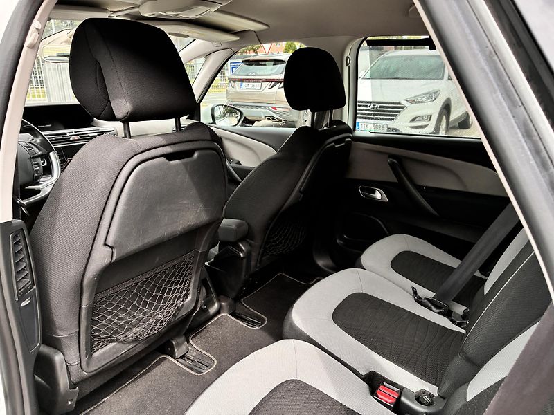 Citroën C4 Picasso 1.6HDi 85kW NAVIGACE,TAŽNÉ - fotka 12 z 30