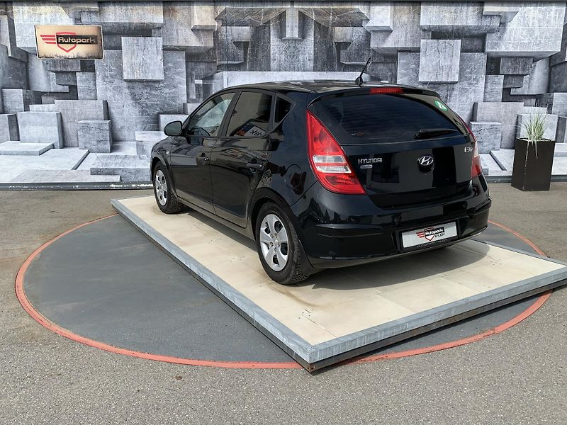 Hyundai i30 (2010) 1.4i, 80KW          - fotka 10 z 19