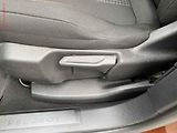 Peugeot 3008 (2017) 1.2 PT, Active, TZ, navi - náhled 14