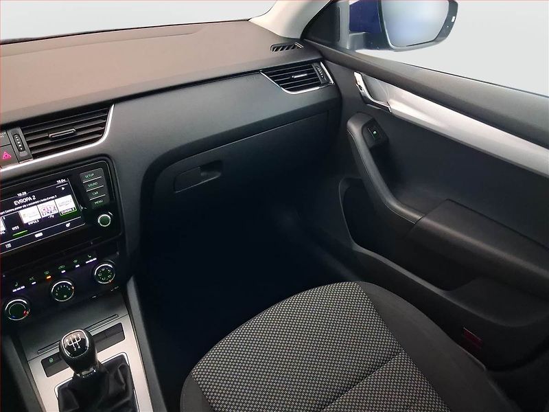 Škoda Octavia (2016) 1.6 TDI, Tempomat - fotka 8 z 23