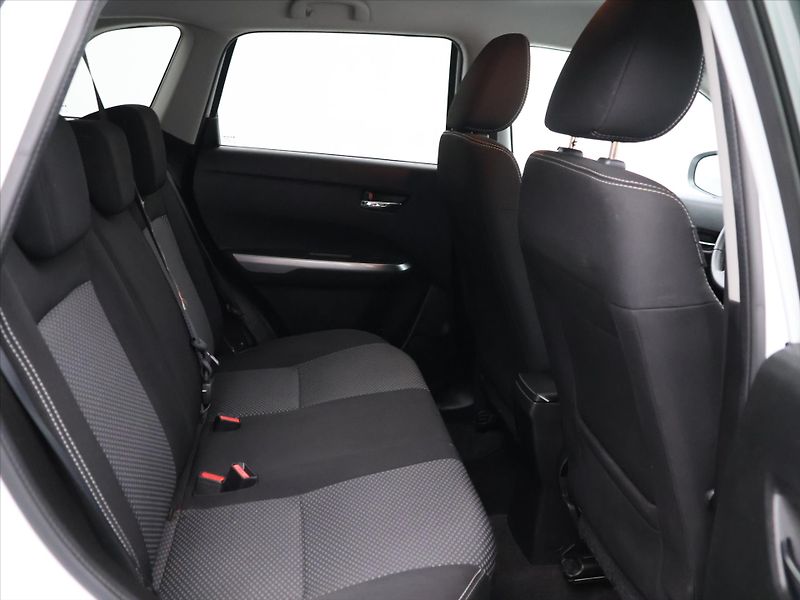 Suzuki Vitara 1.4 BoostJet Allgrip Premium - fotka 13 z 36