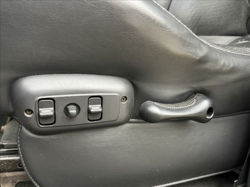 Dodge RAM 8,3 1500 SRT10 V10VIPER SERVIS - fotka 28 z 43