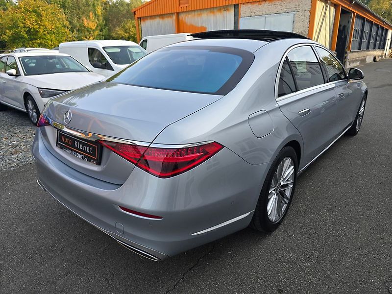 Mercedes-Benz Třídy S S500 4Matic L - fotka 4 z 37