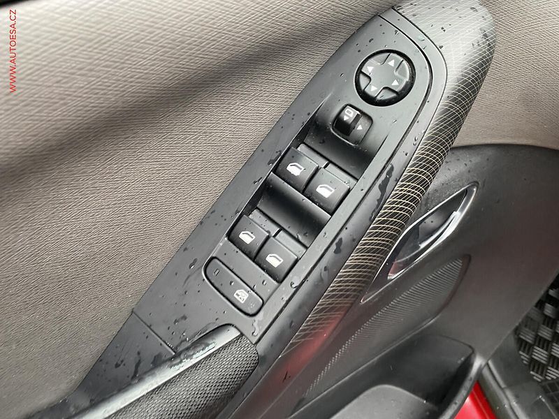 Citroën C4 Picasso (2014) 1.6 HDi, ČR, servis.kniha, AT - fotka 13 z 17