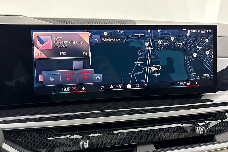 BMW X6 xDrive30d - fotka 30 z 36