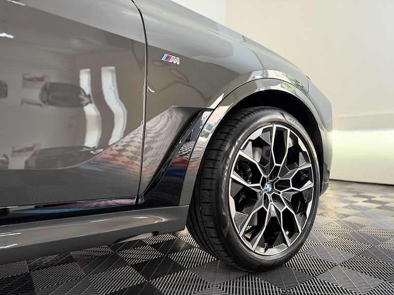 BMW X7 BMW X7 xDrive40d M-Sport  - fotka 50 z 50