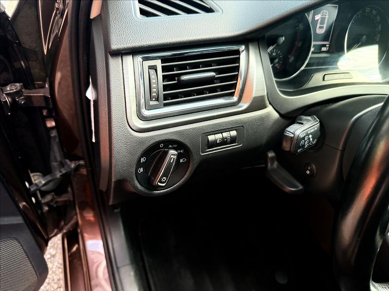 Škoda Rapid 1,2 TSi STYLE PLUS ČR - fotka 11 z 30