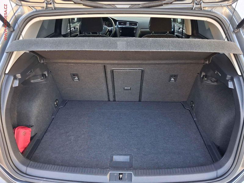 Volkswagen Golf (2018) 1.0TSI, ČR - fotka 7 z 16