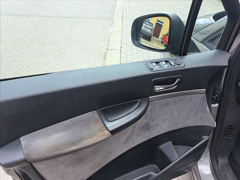 Peugeot 807 2,0 HDI - fotka 15 z 41