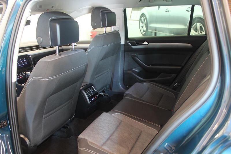 Volkswagen Passat (2023) 2.0TDI DSG Nez.Topení Matrix - fotka 19 z 39
