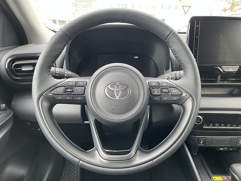 Toyota Yaris 1.5 Hybrid ODBĚR IHNED - fotka 16 z 27