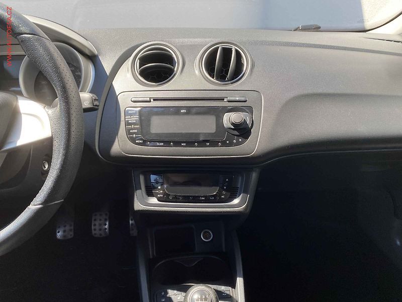 Seat Ibiza (2009) 1.6 16V, Klima - fotka 12 z 16