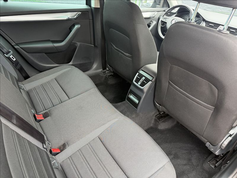 Škoda Octavia III 1.6 TDI Ambition - fotka 18 z 19