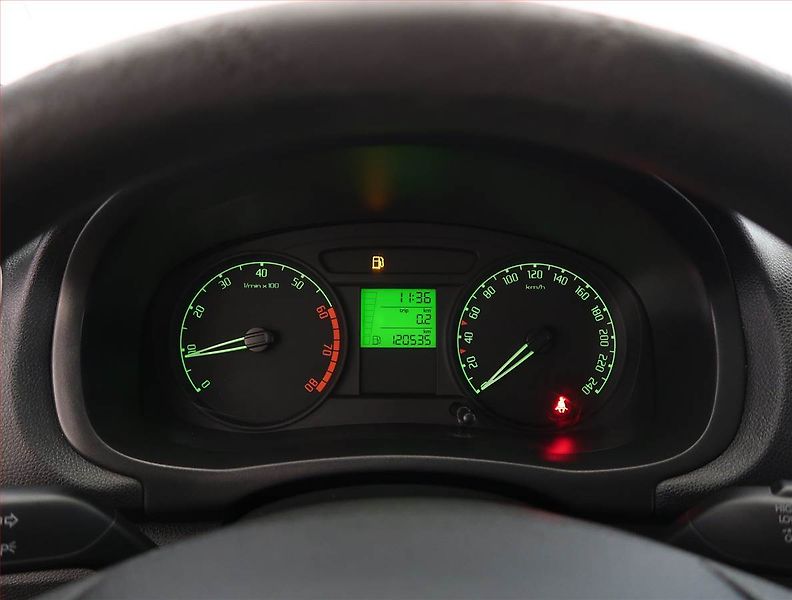 Škoda Fabia (2009) 1.2, po STK, jezdí výborně - fotka 11 z 13