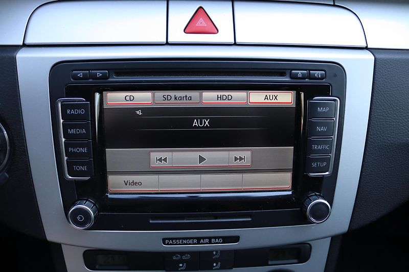 Volkswagen Passat VARIANT 2.0TDI DSG 103kW - fotka 31 z 50