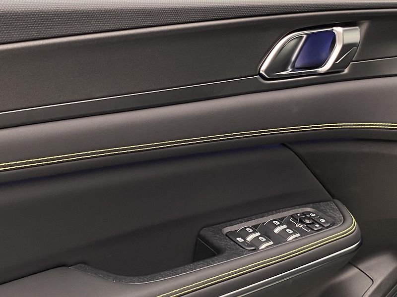 Lynk & Co 01 (2025) MORE PHEV AUT CZ 1.maj - fotka 30 z 89