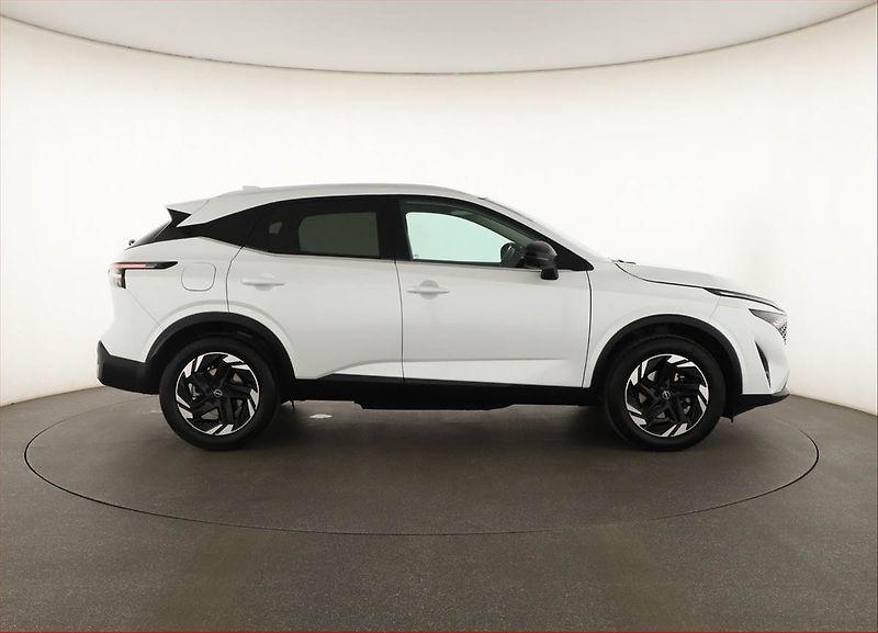 Nissan Qashqai (2026) 1.3 DIG-T MHEV, N-CONNECTA - fotka 6 z 16