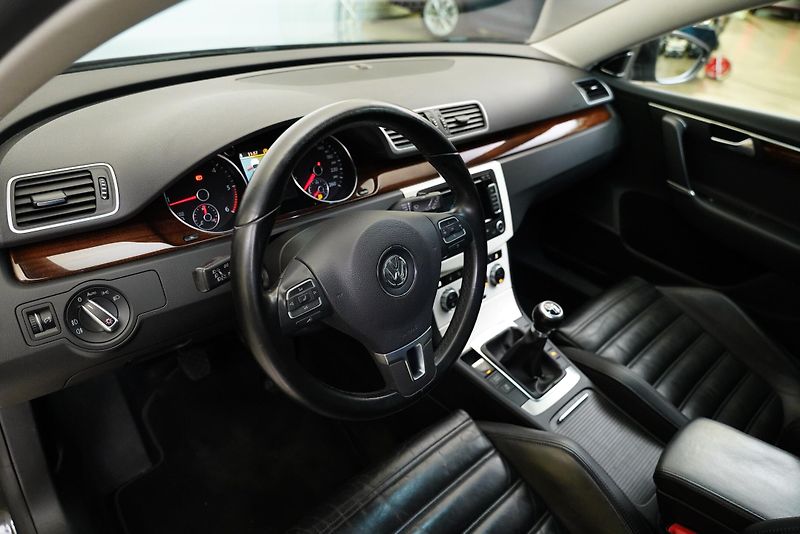 Volkswagen Passat - fotka 14 z 29