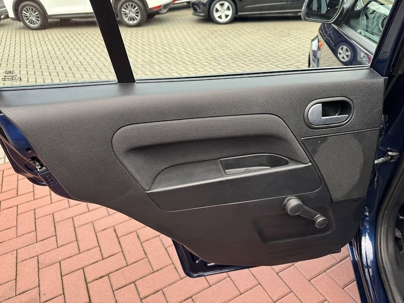 Ford Fusion (2010) 1.4i Style Klima Winter Paket - fotka 22 z 47